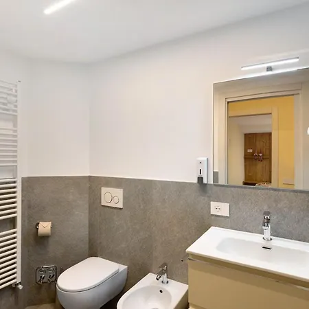 A Due Passi Rosso Apartment *